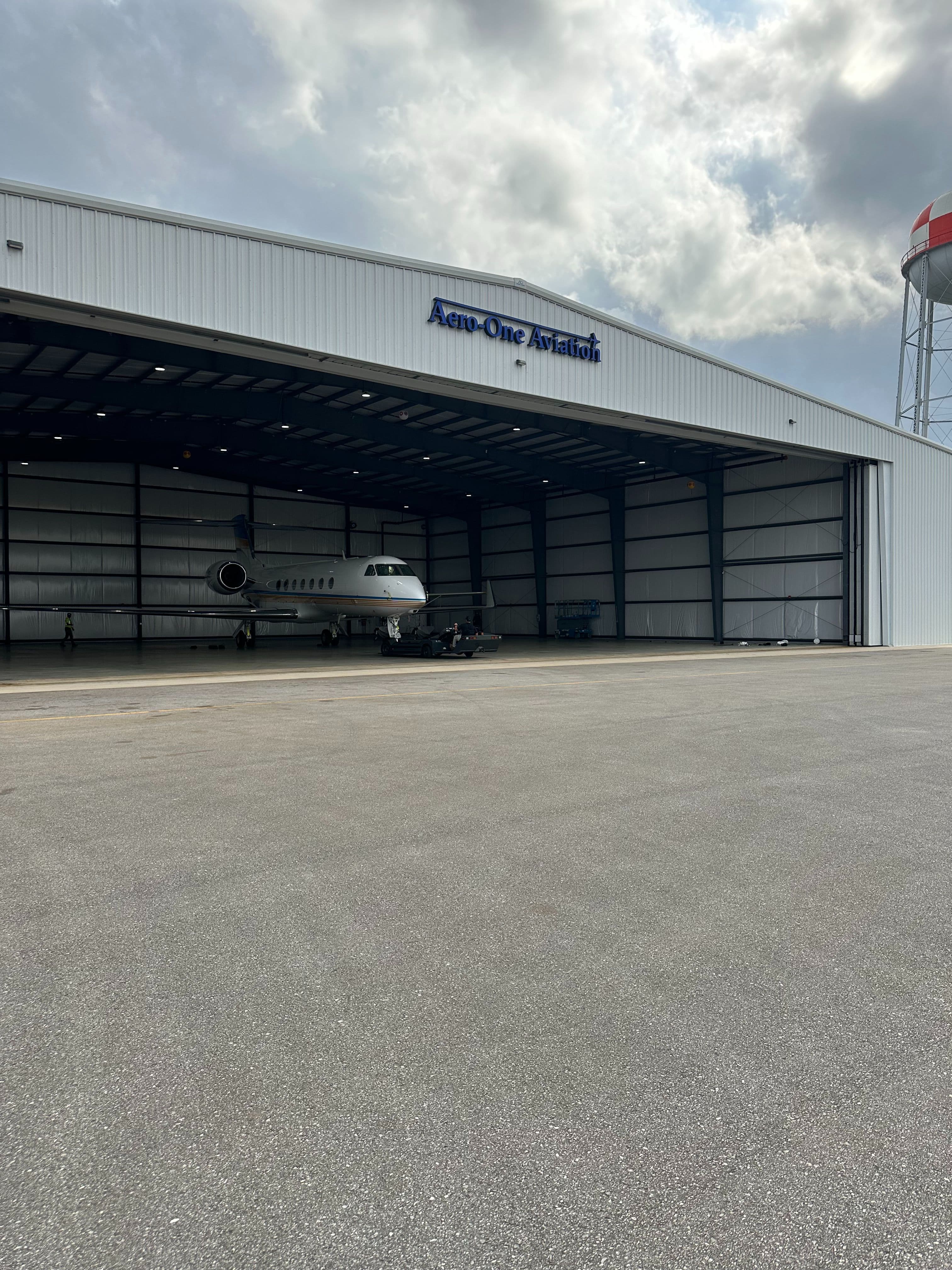 hangar popup image 4