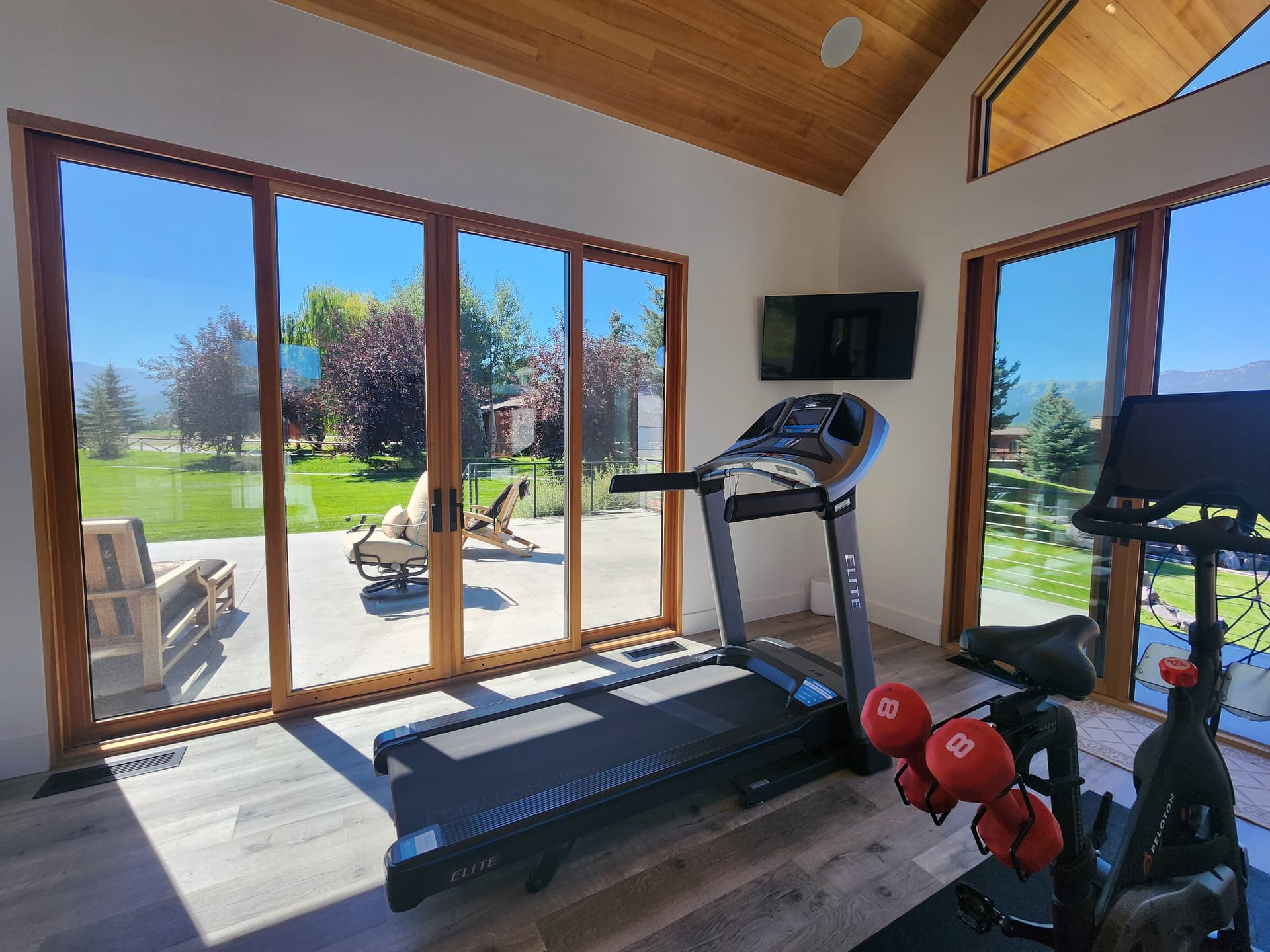 hangar popup image 10