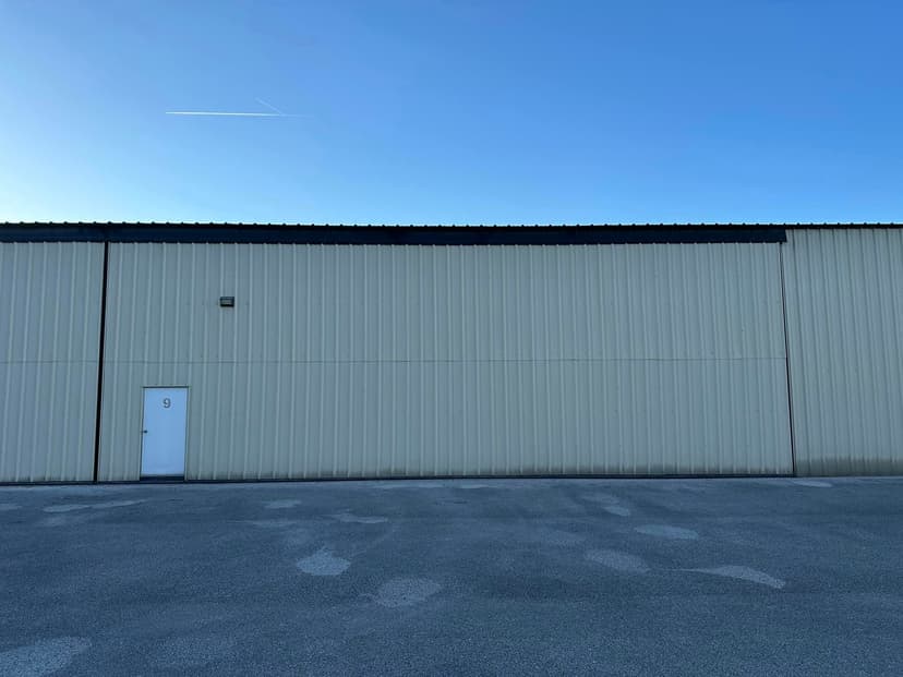 hangar popup image 3