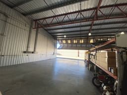hangar popup image 1