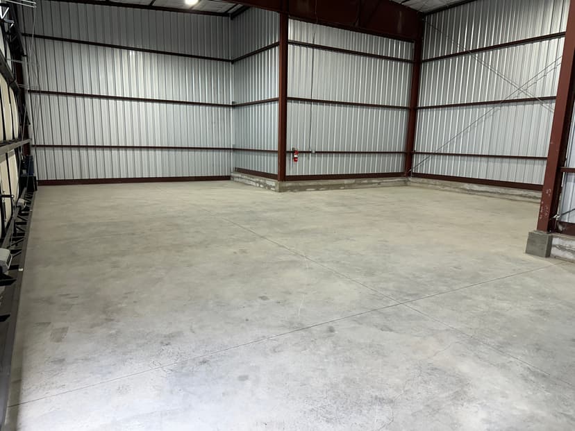 hangar popup image 3