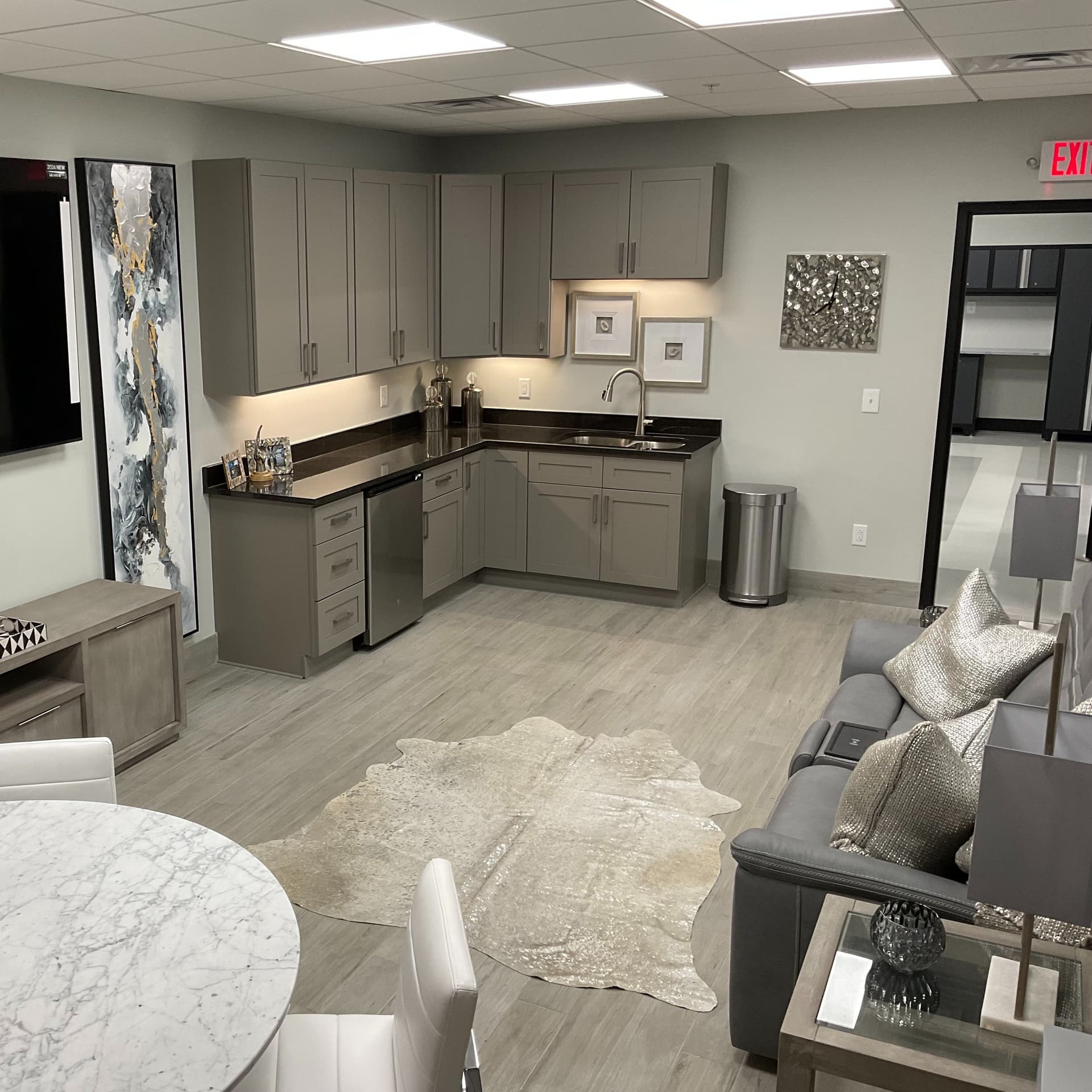 hangar popup image 4