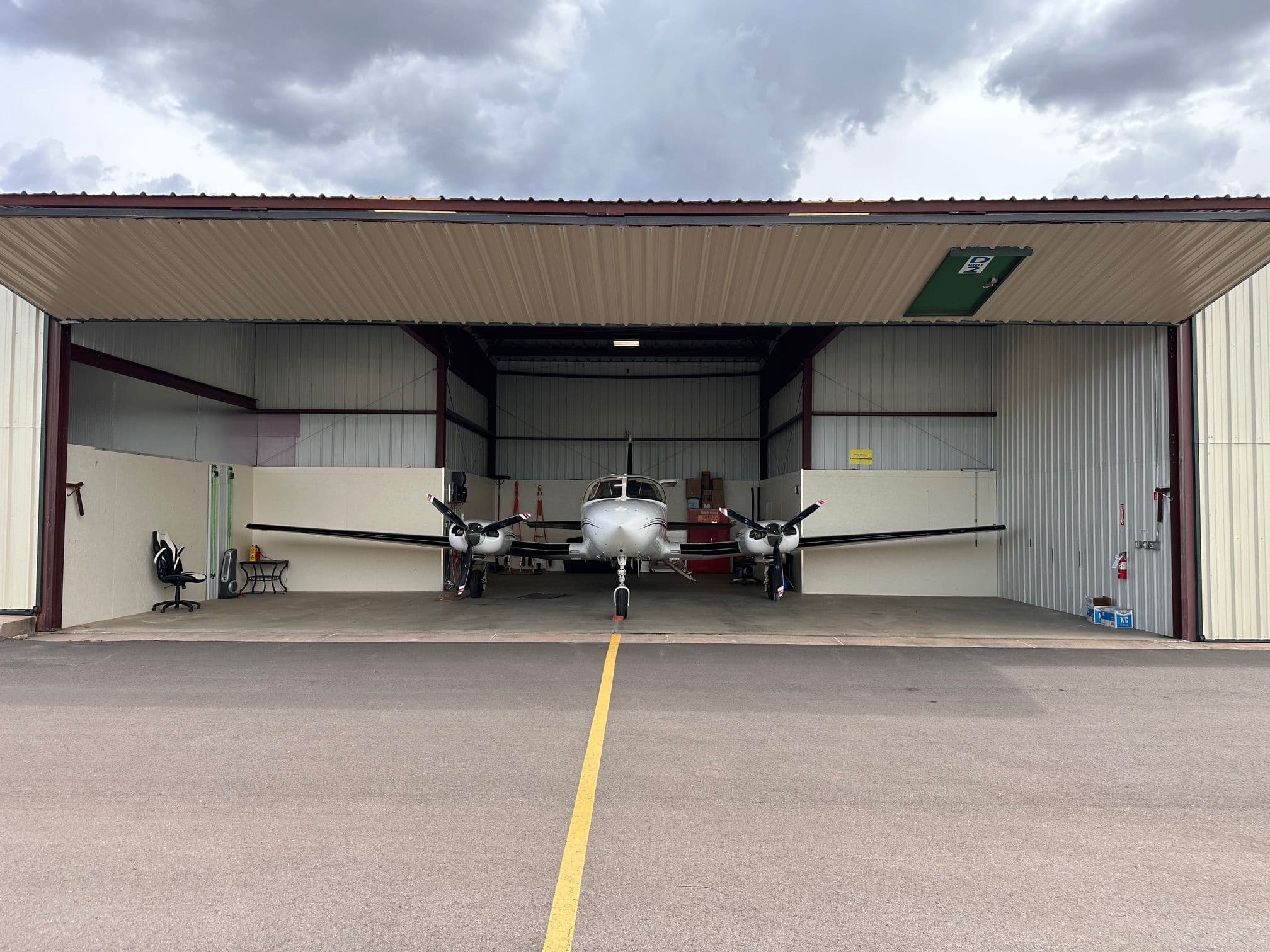 hangar popup image 1
