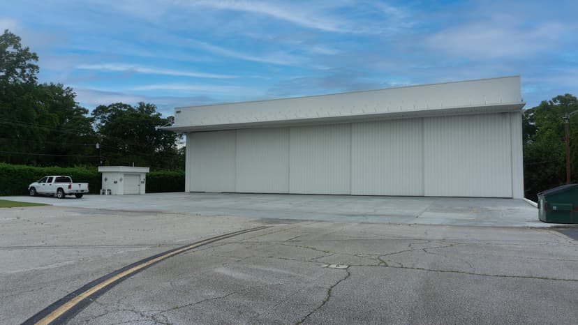 hangar popup image 4