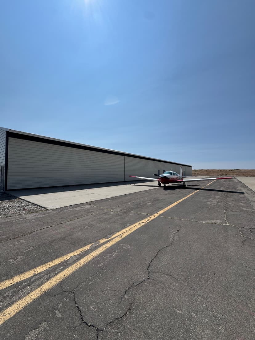 hangar popup image 1