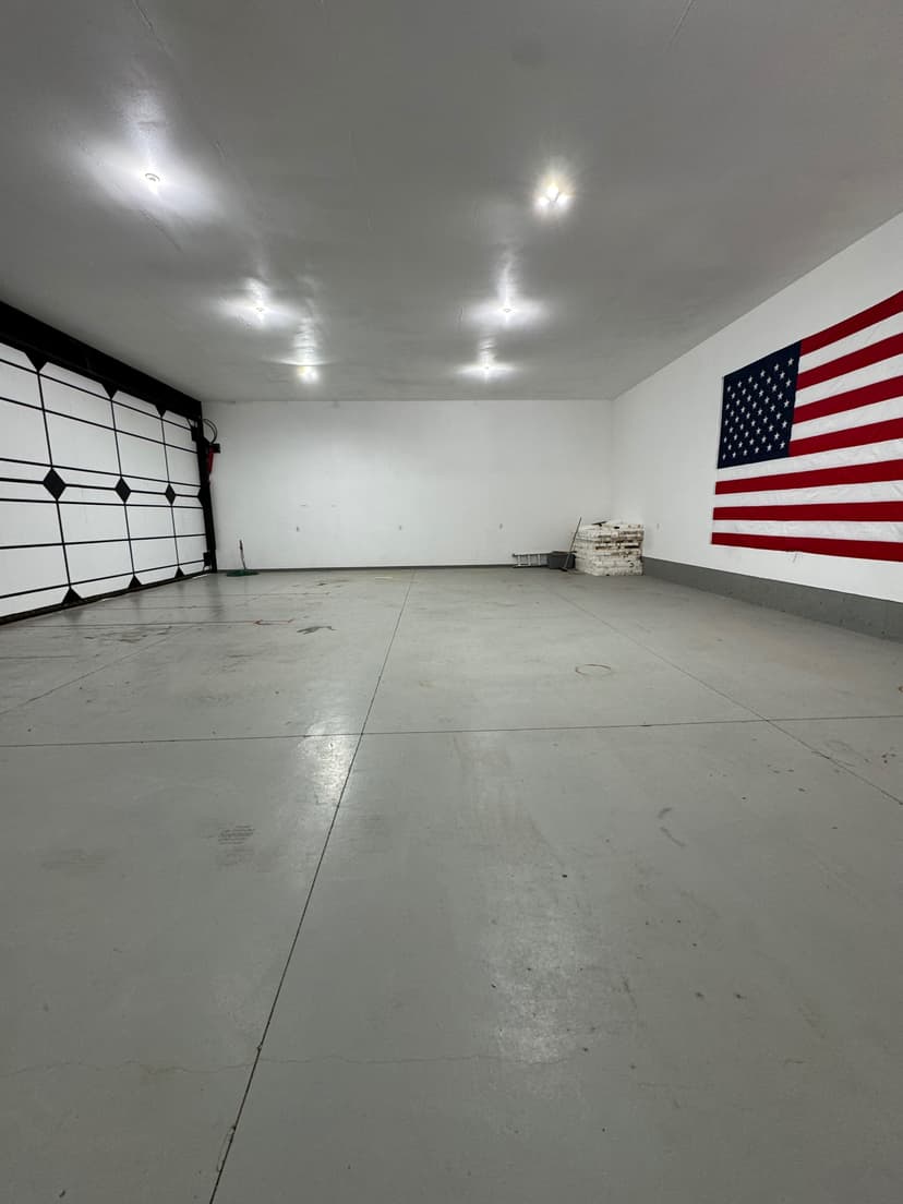 hangar popup image 2