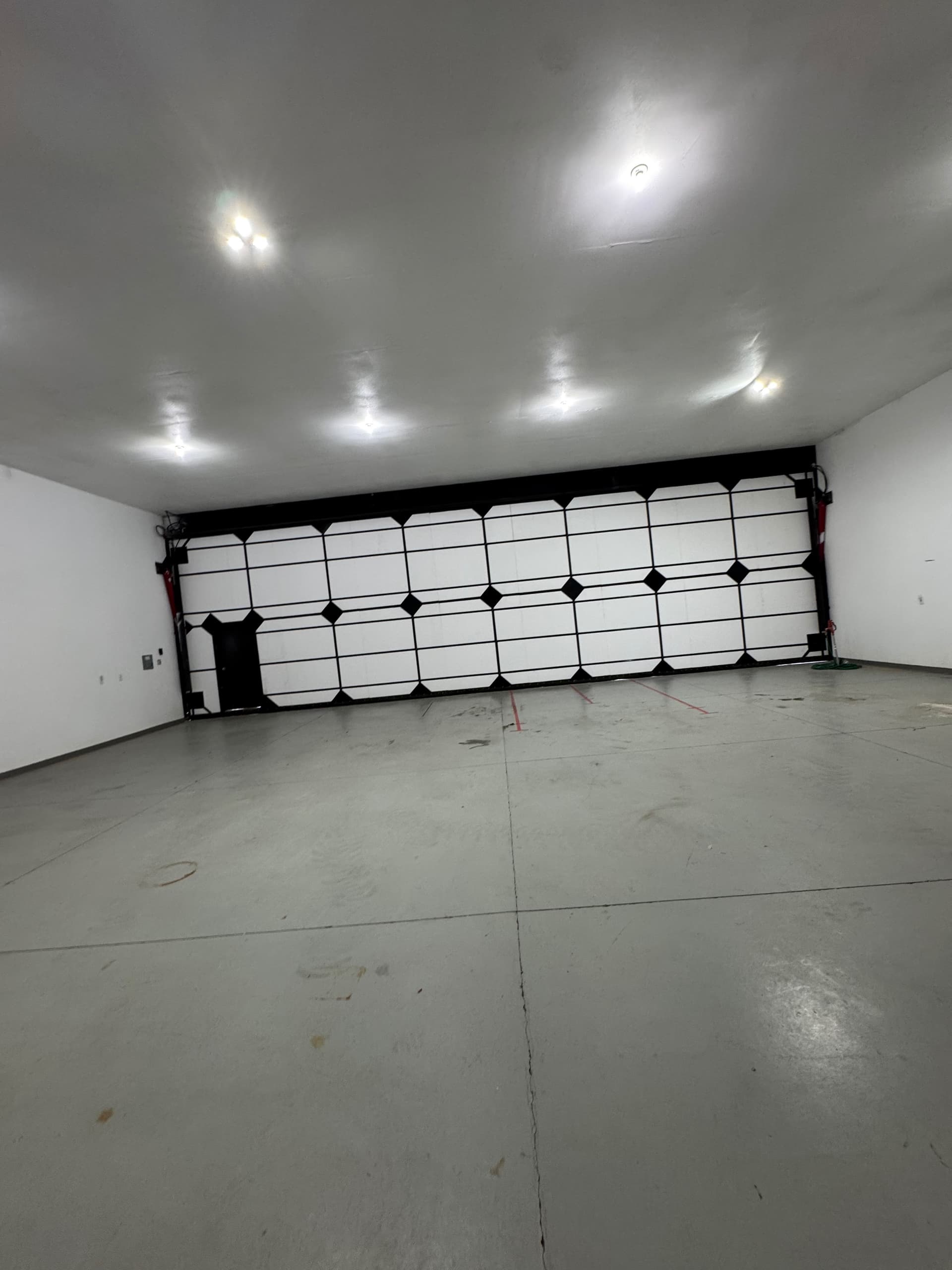 hangar popup image 3