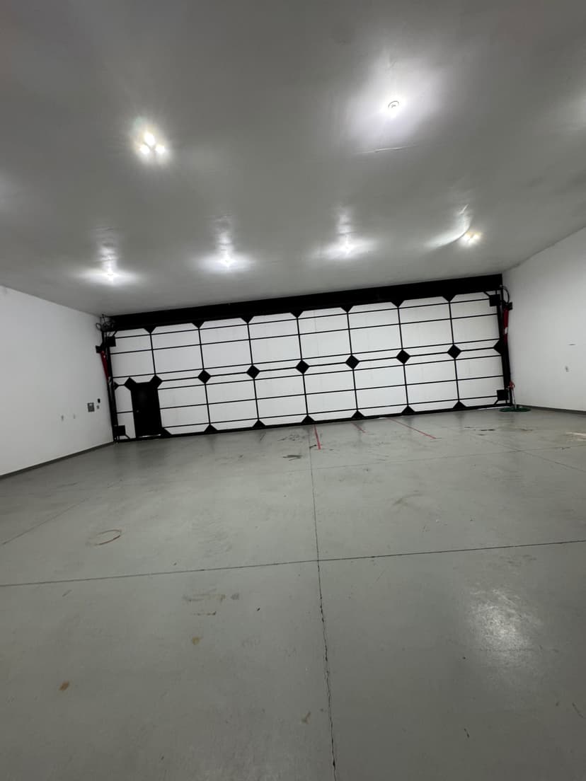 hangar popup image 3