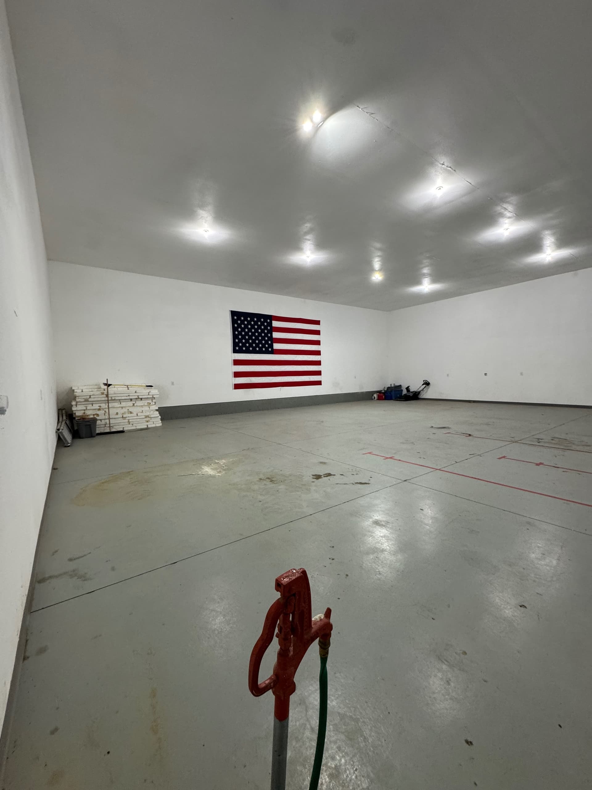 hangar popup image 6