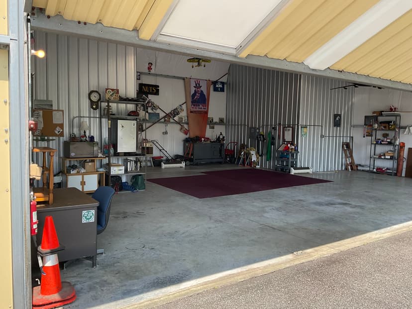 hangar popup image 3