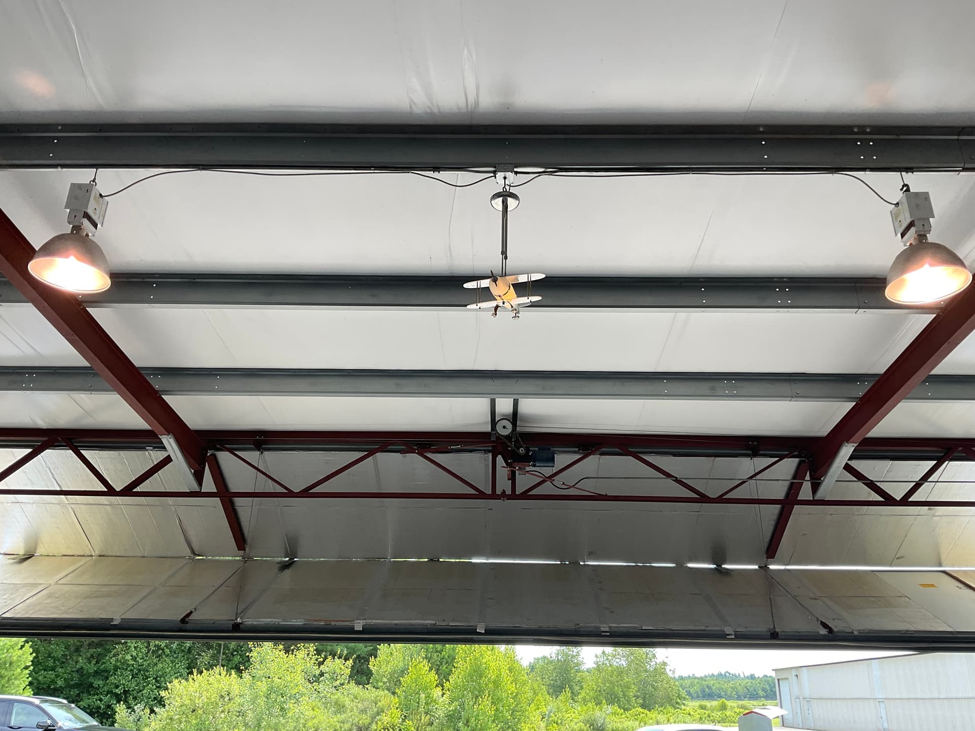 hangar popup image 4