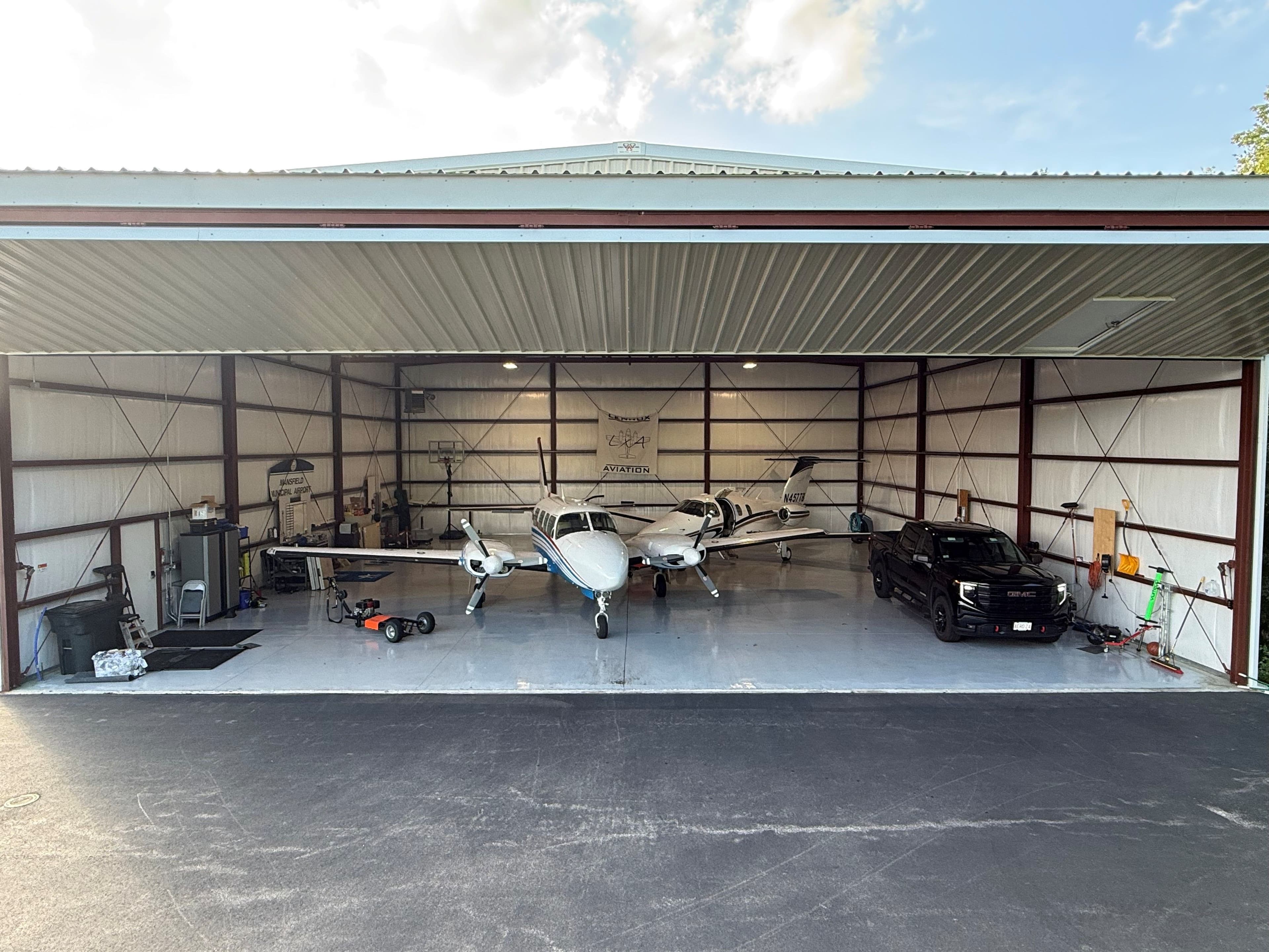 hangar popup image 1