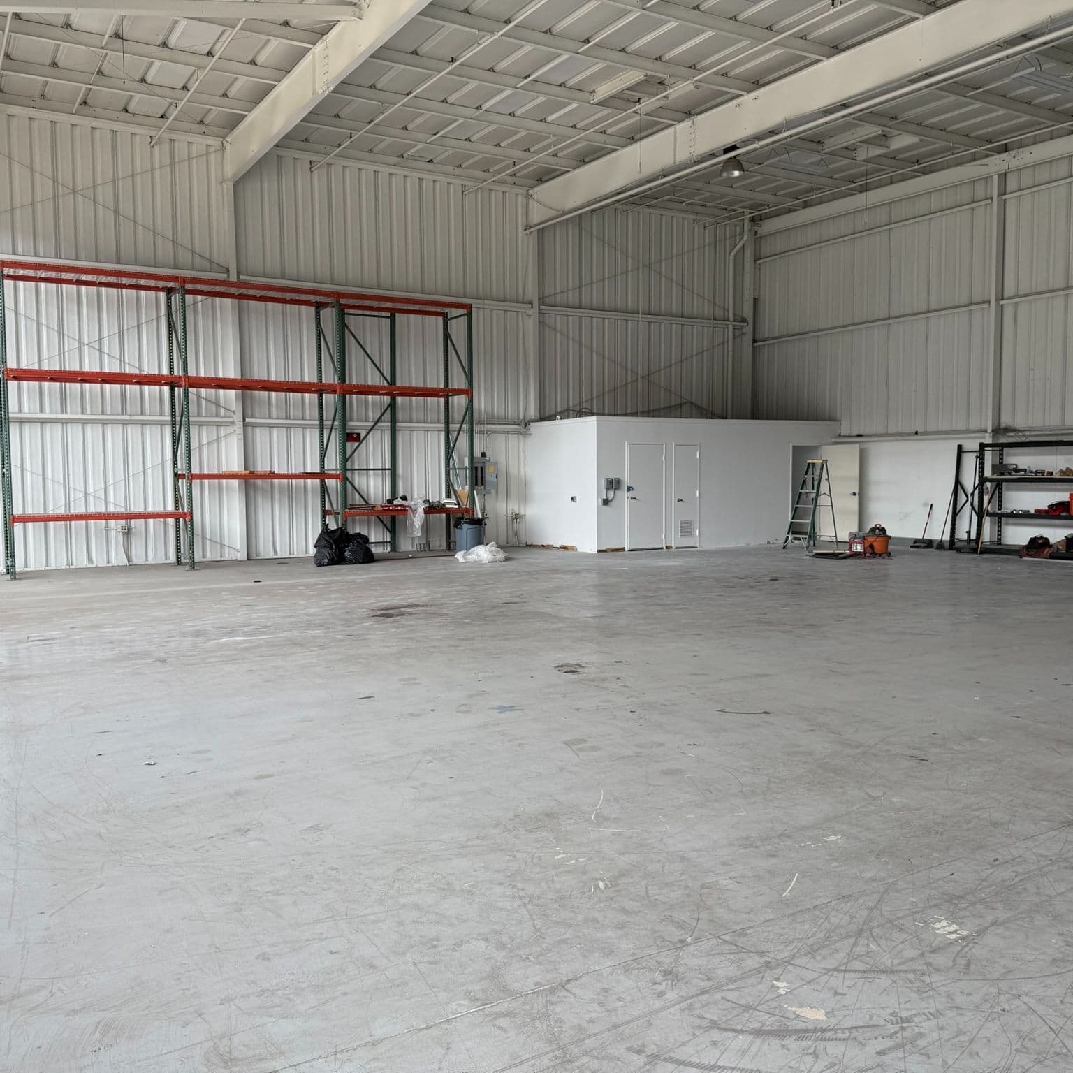 60x60 Box Hangar For Lease  2