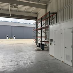 hangar popup image 4