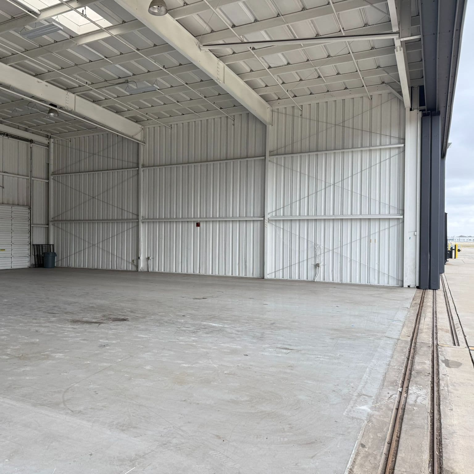60x60 Box Hangar For Lease  5