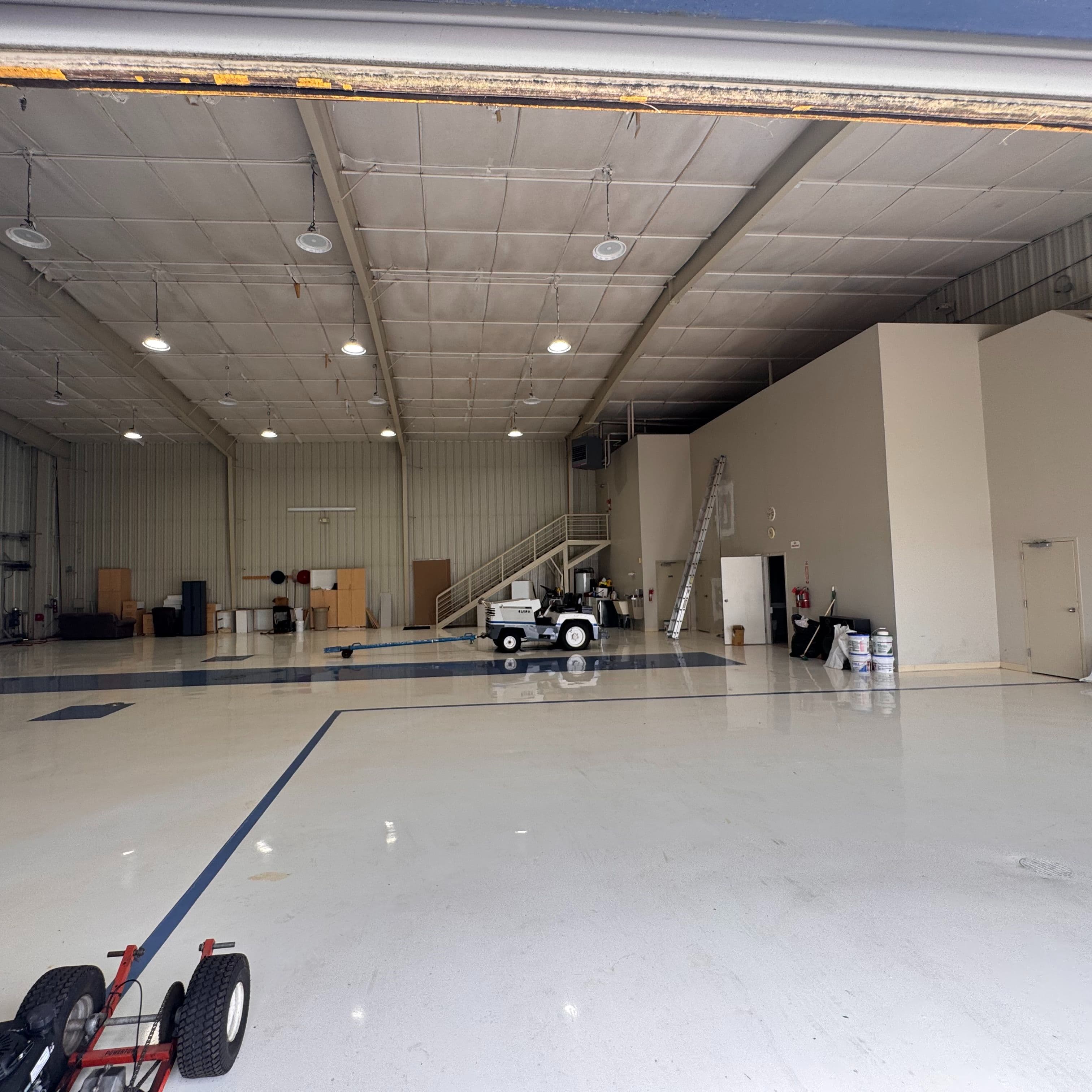 hangar popup image 9