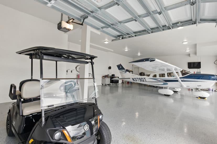 hangar popup image 2