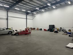 hangar popup image 5