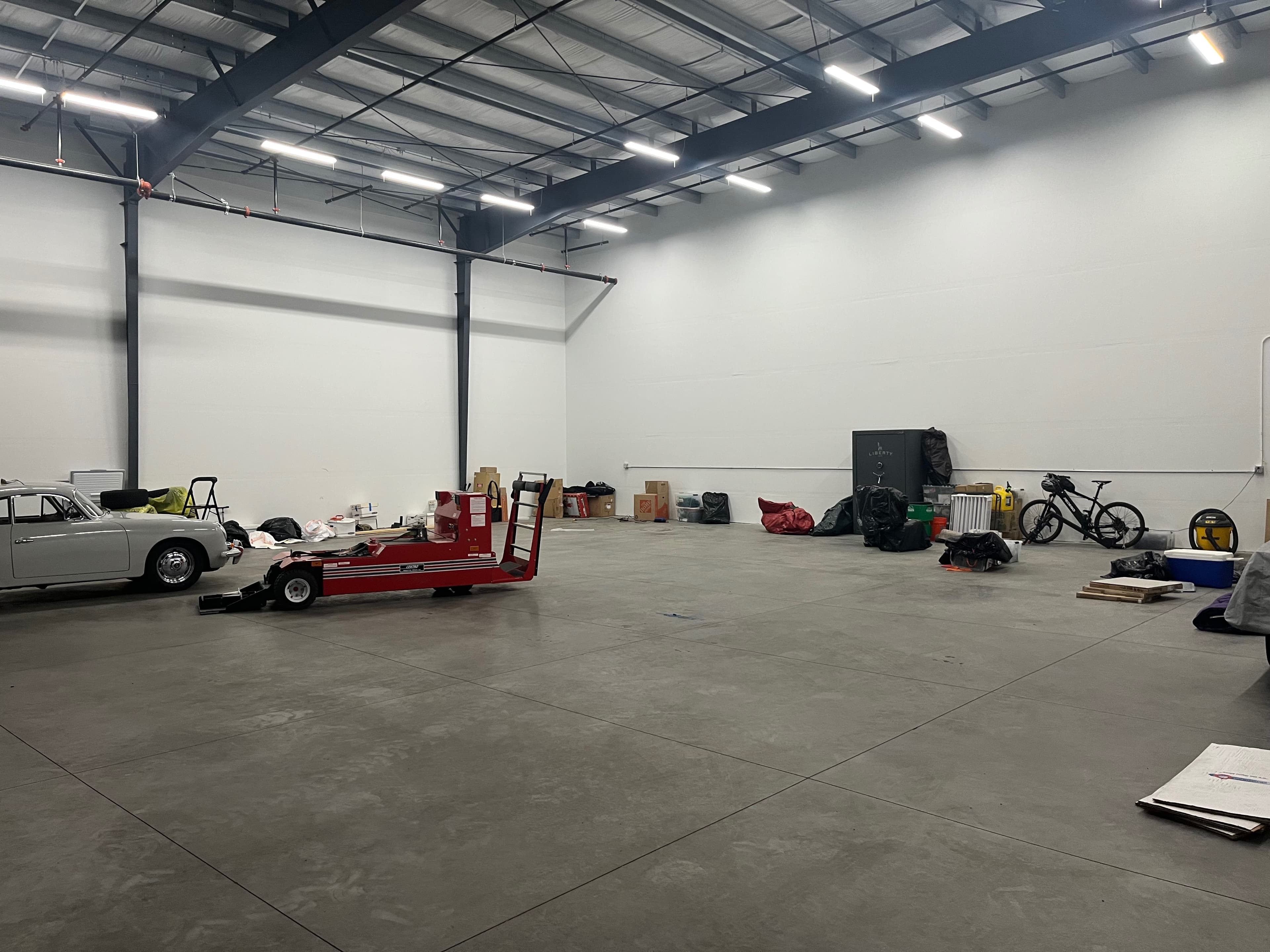 hangar popup image 5