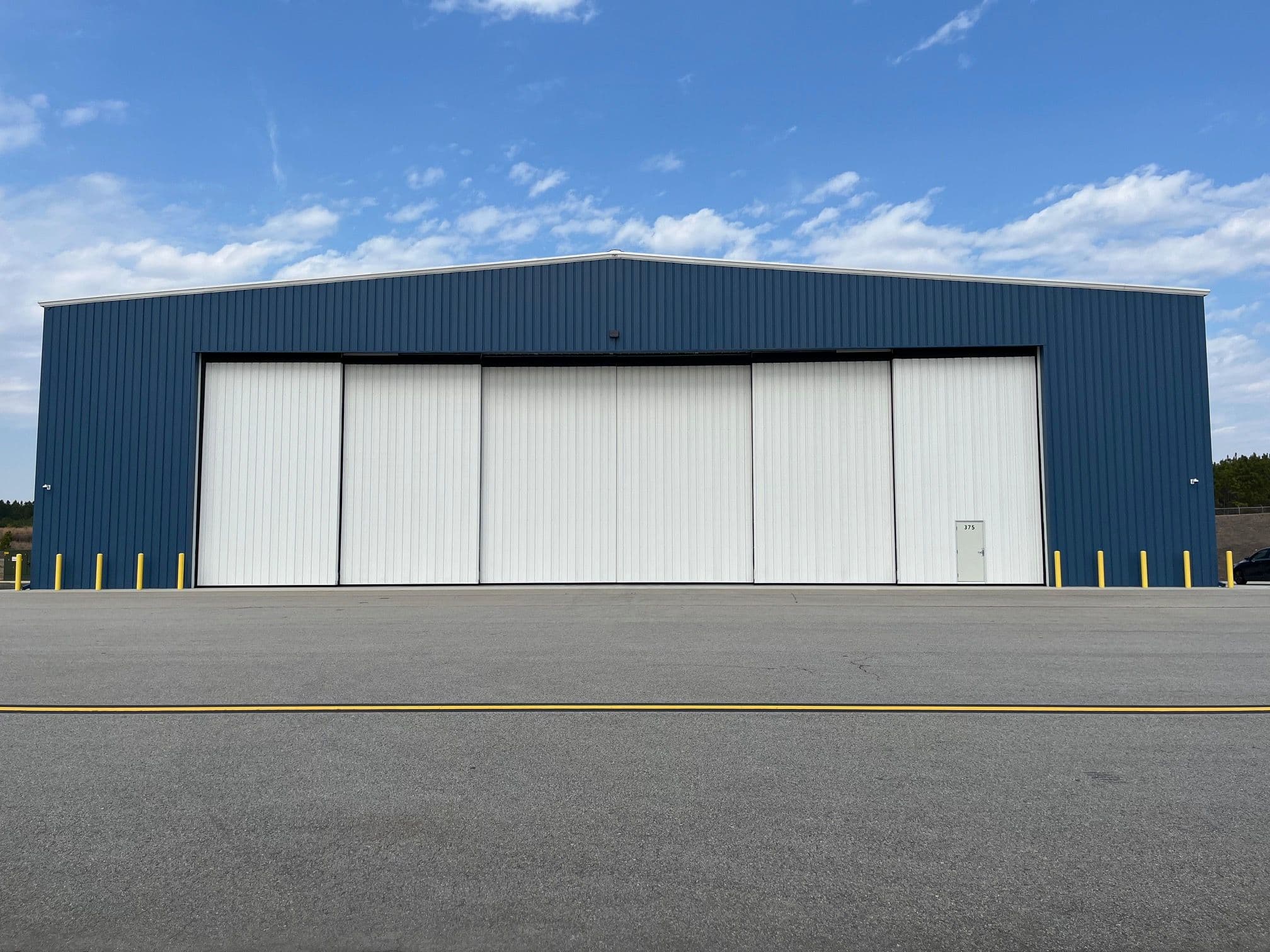 hangar popup image 1