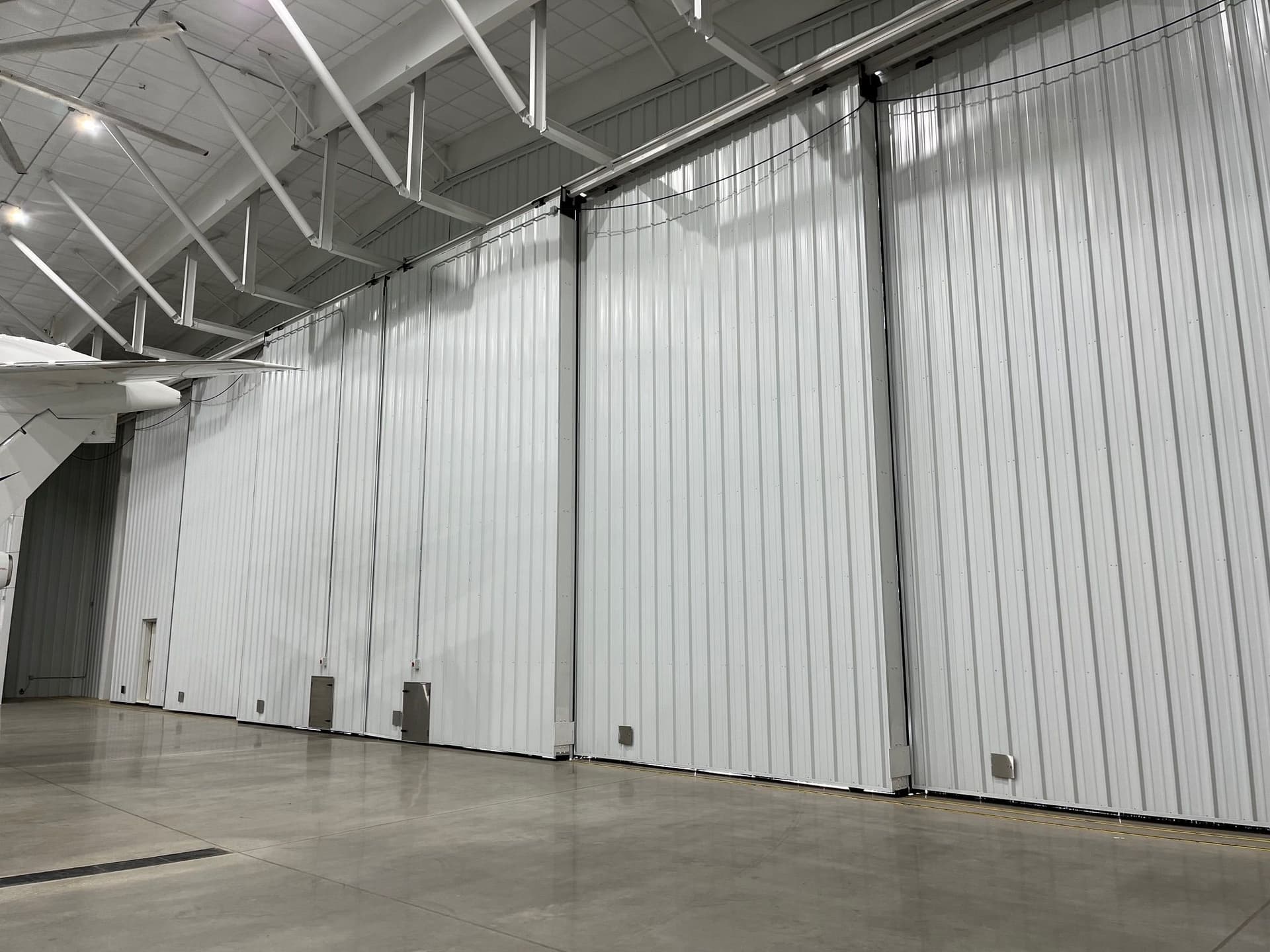 hangar popup image 3