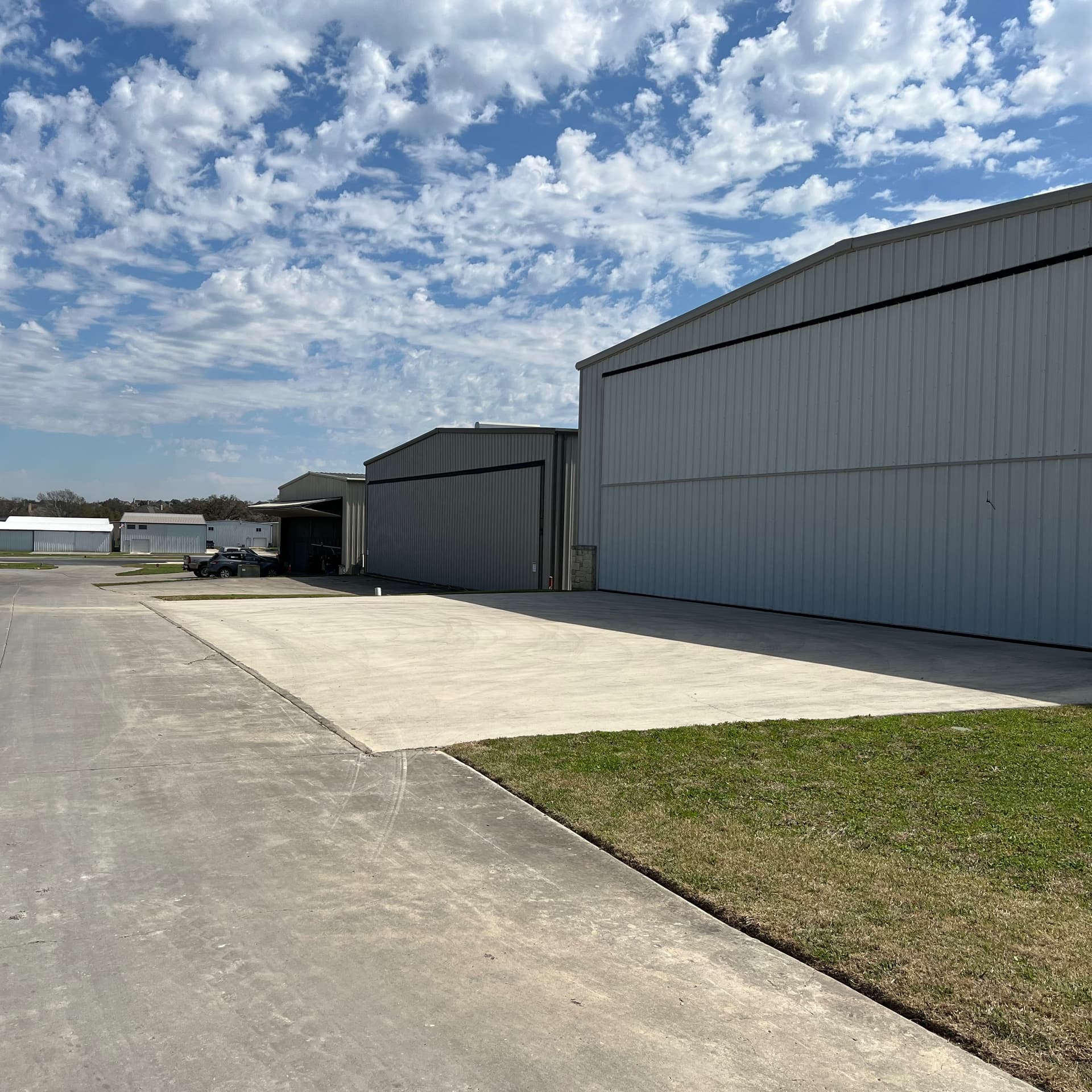 hangar popup image 5