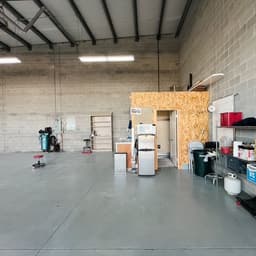 hangar popup image 6