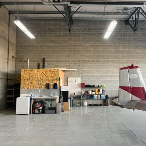 hangar popup image 8