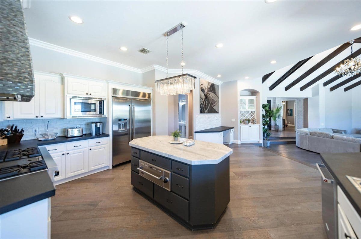 hangar popup image 2