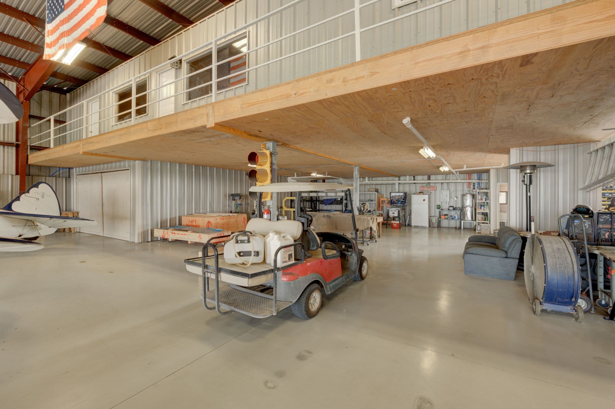 hangar popup image 2