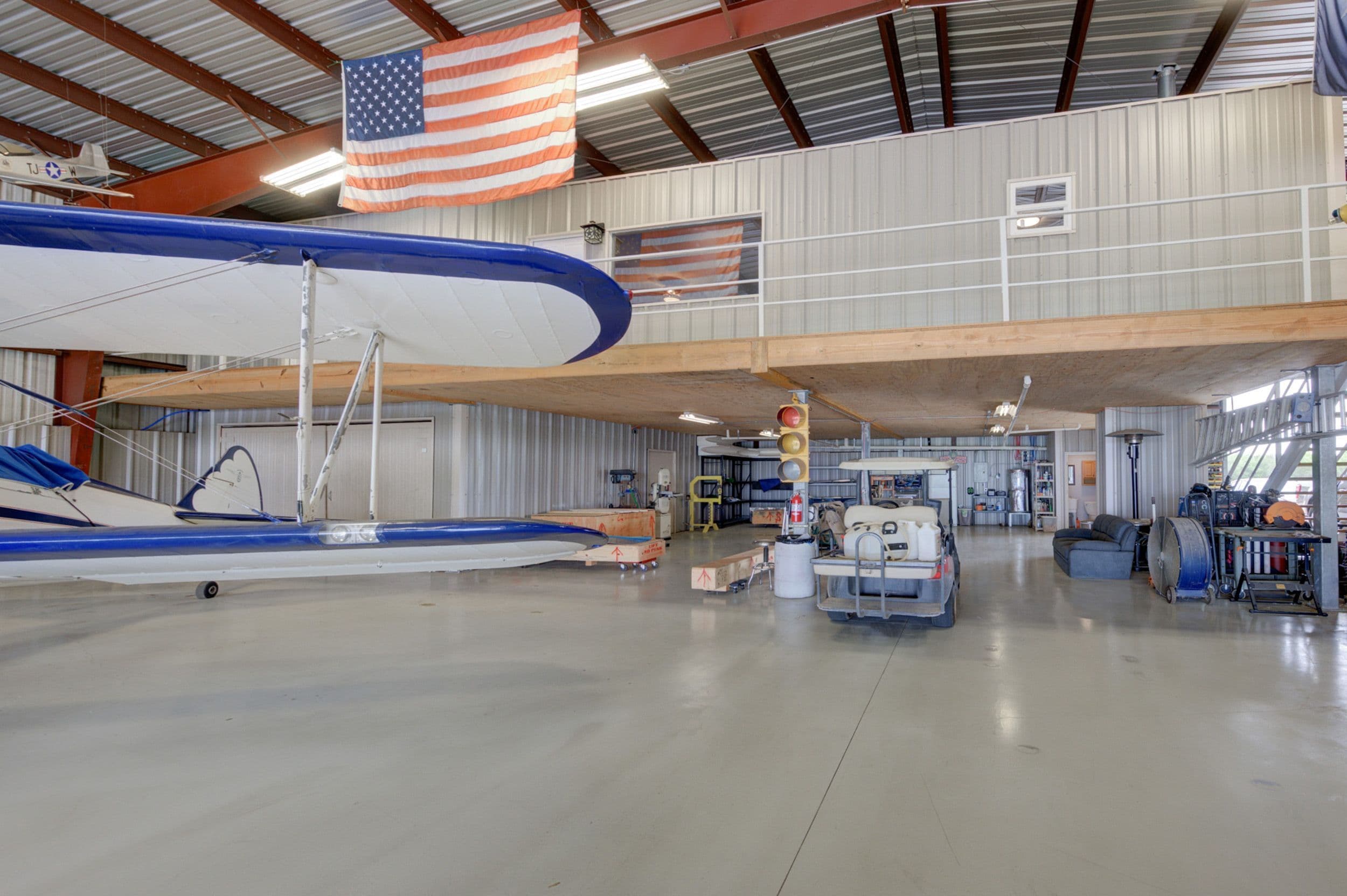 hangar popup image 3