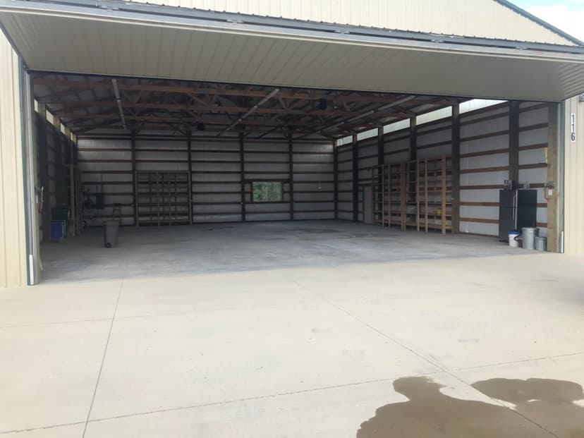 hangar popup image 6