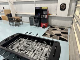 hangar popup image 12