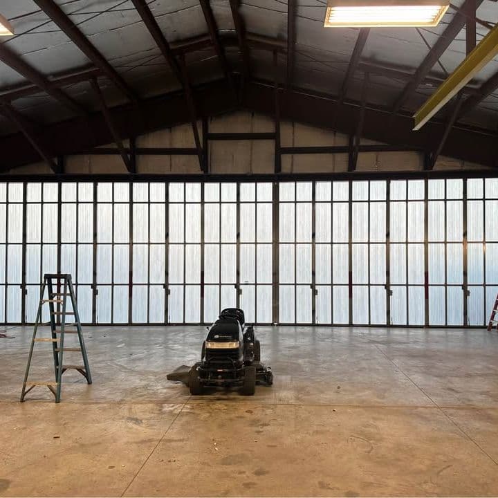 hangar popup image 3