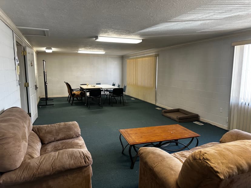 hangar popup image 4