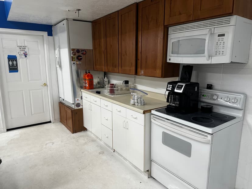 hangar popup image 5