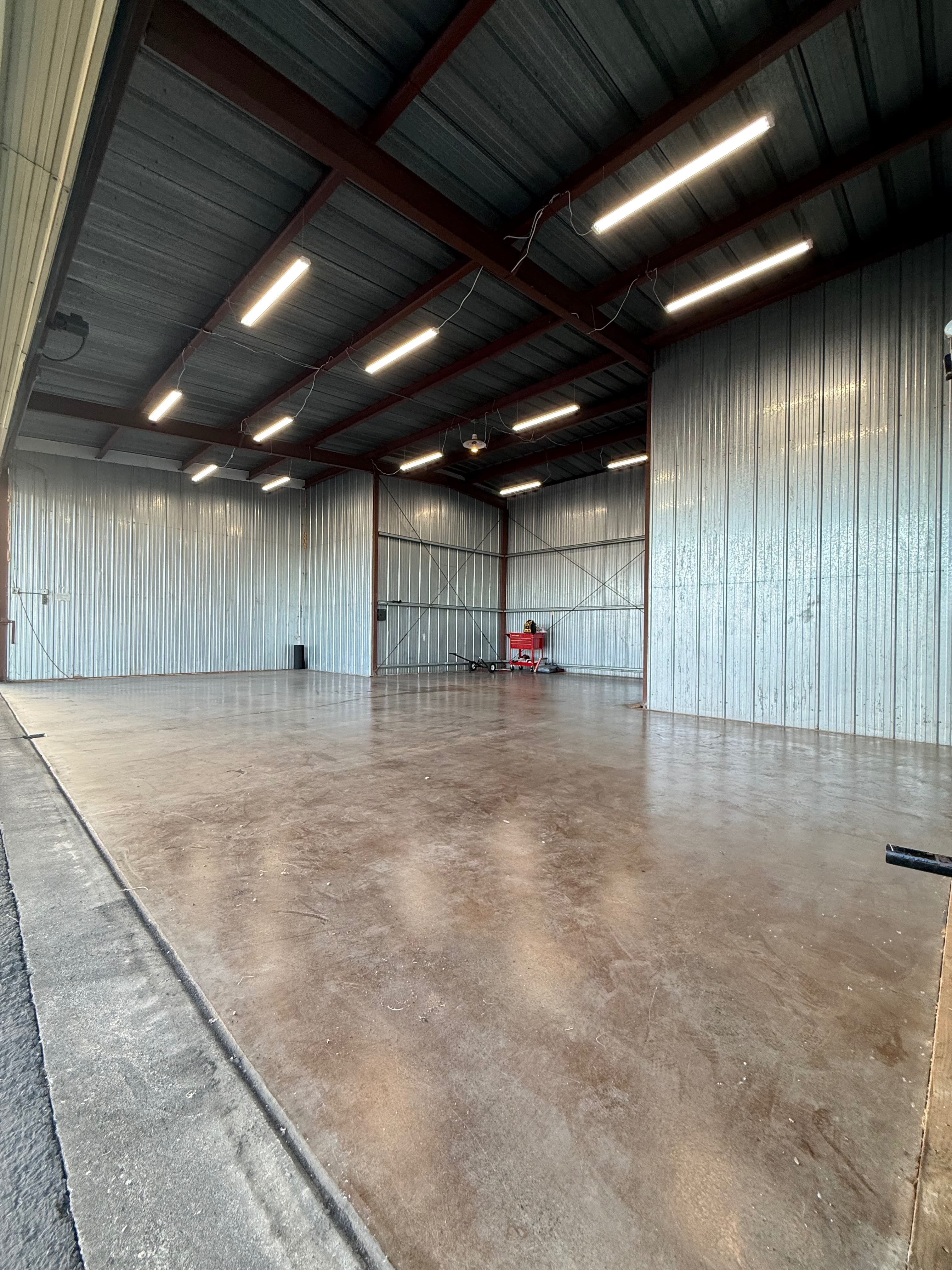 Hillsboro airport hangar for rent  2