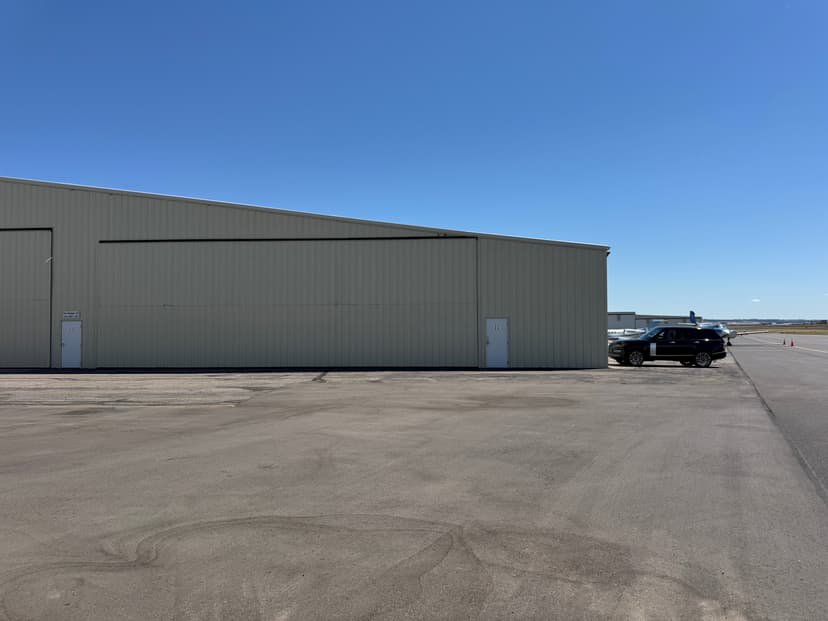 hangar popup image 2