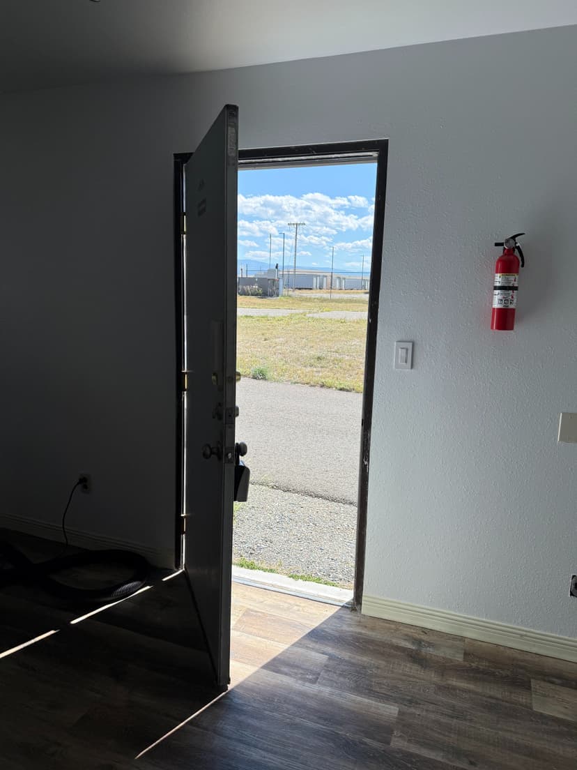 hangar popup image 12