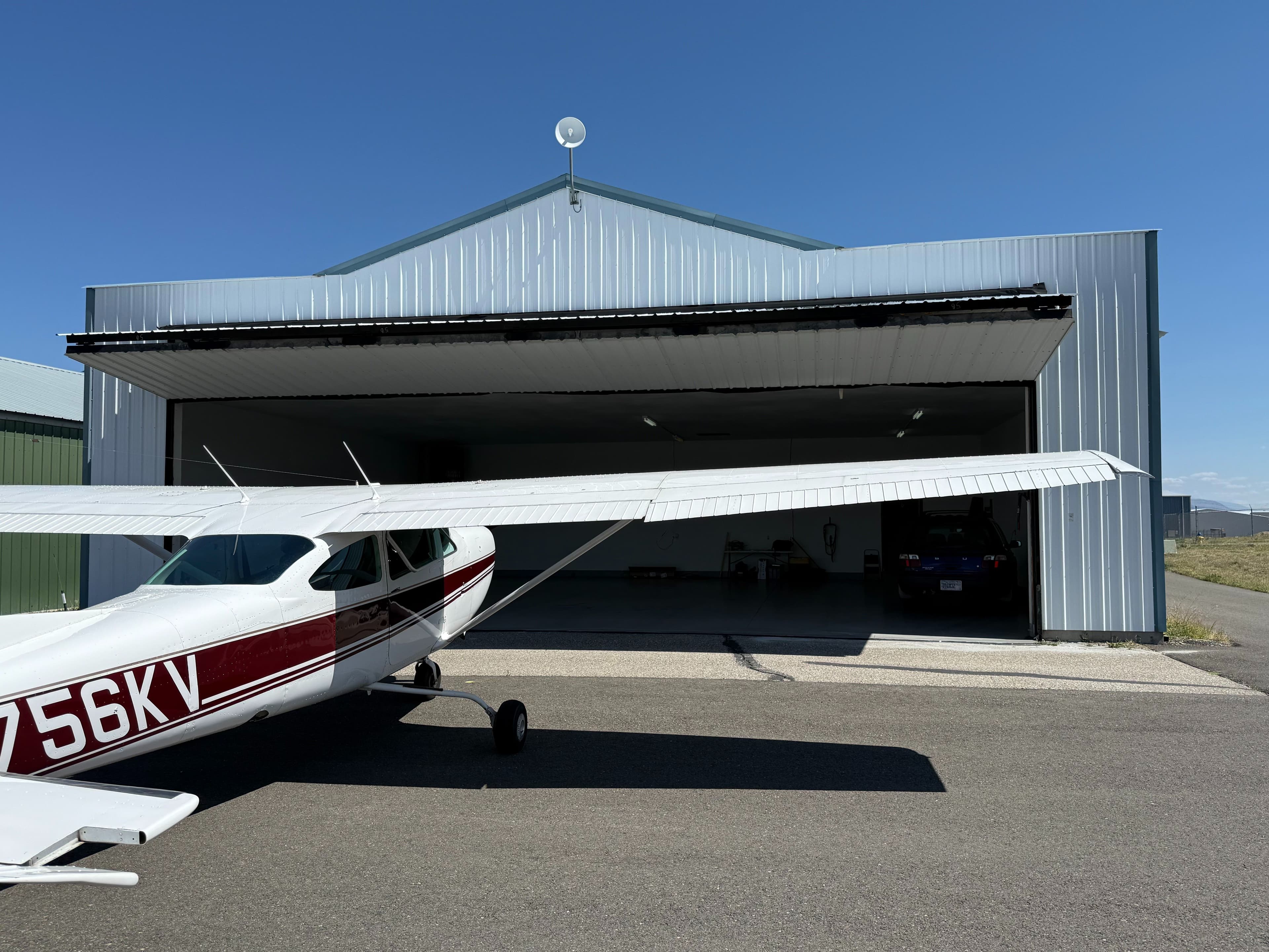 Helena Montana Hangar with Plush Pilot Lounge 3