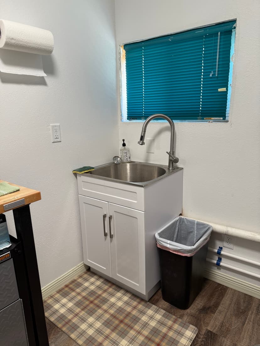 hangar popup image 6