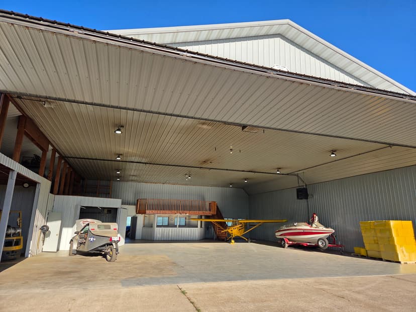 hangar popup image 5