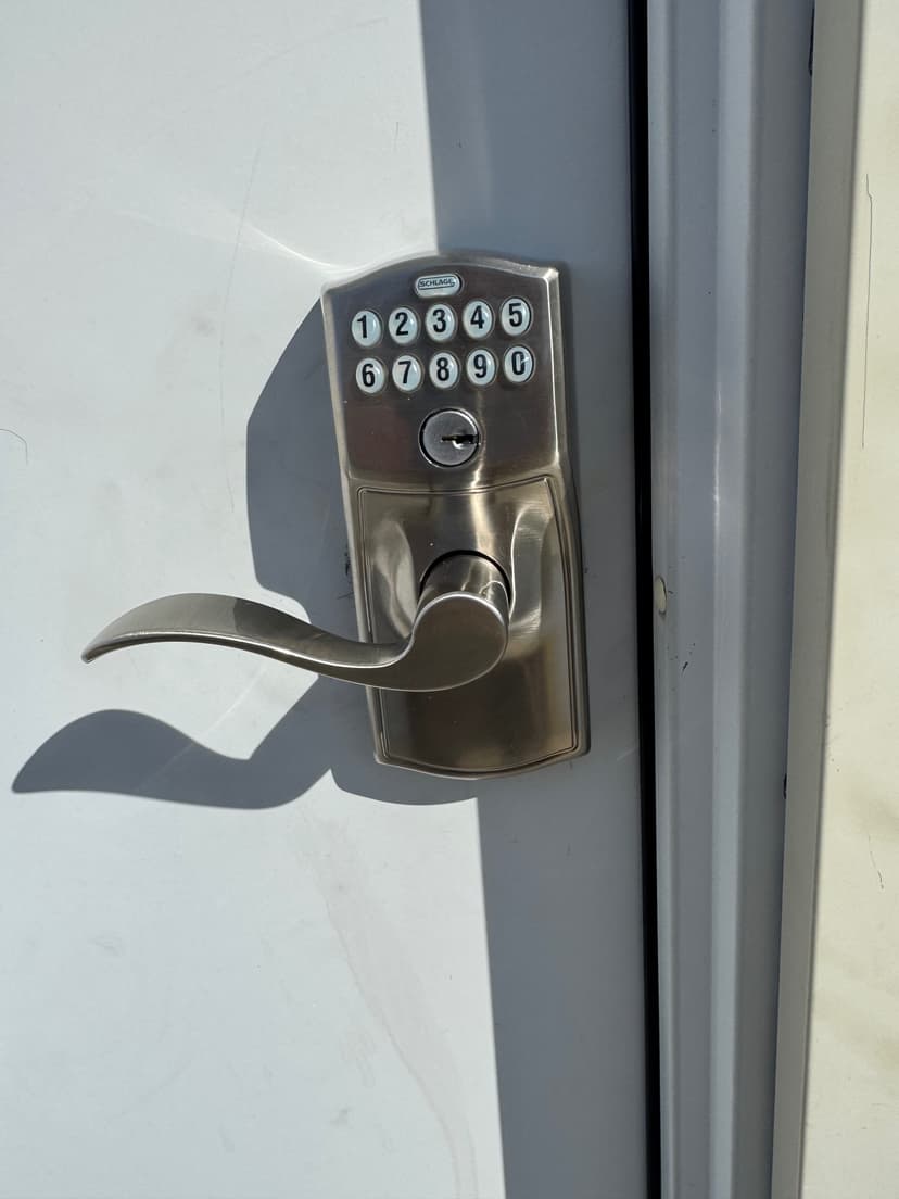 hangar popup image 5