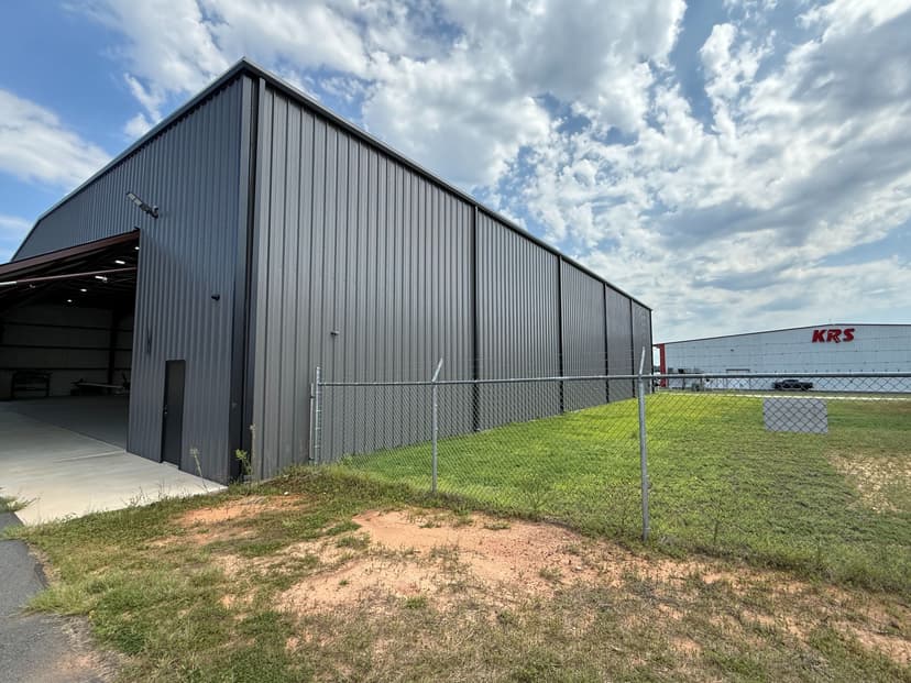 hangar popup image 11