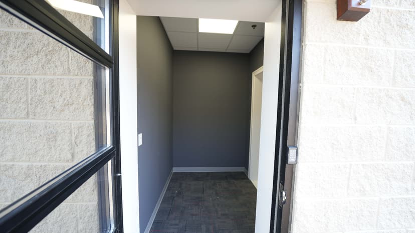 hangar popup image 2