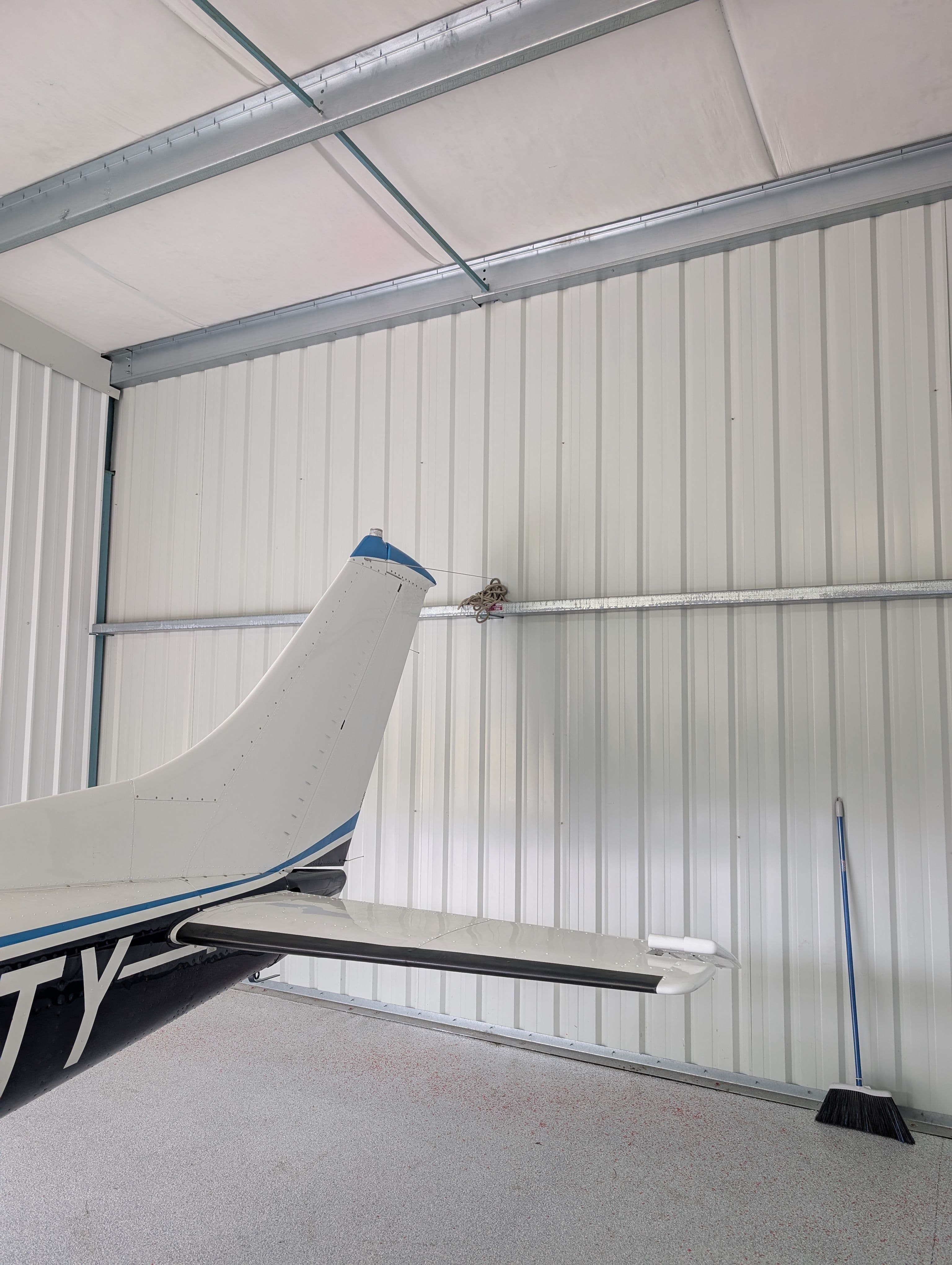 T Hangar KPWT for rent 4