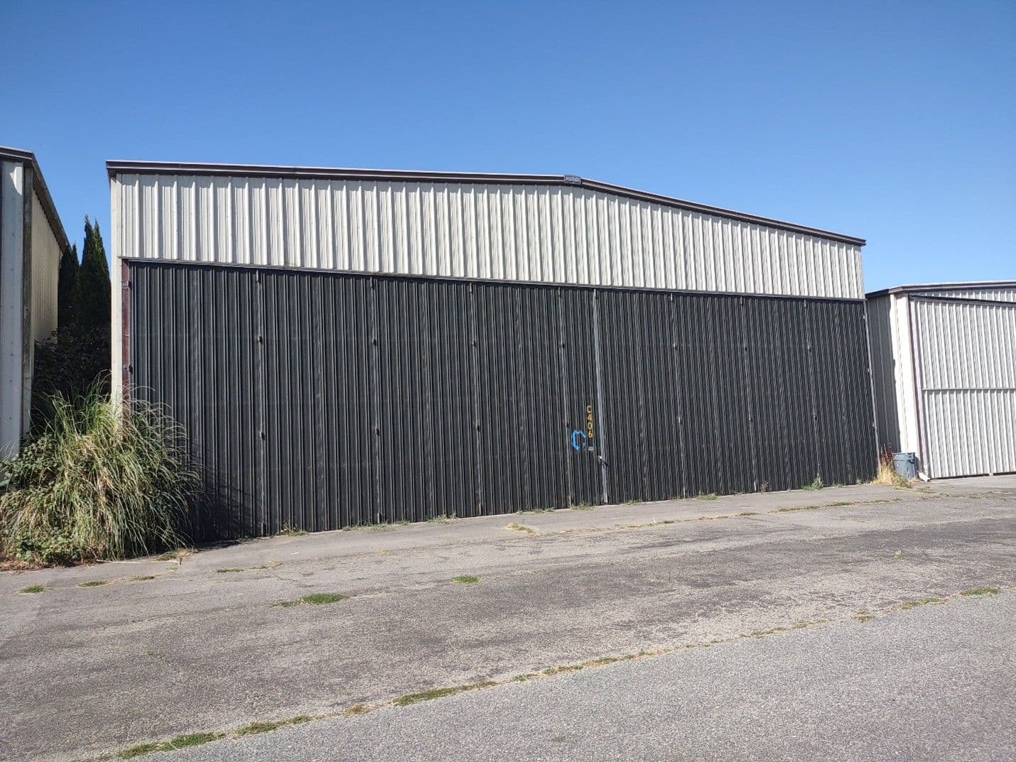 60x60 Hangar in Good Condition 2