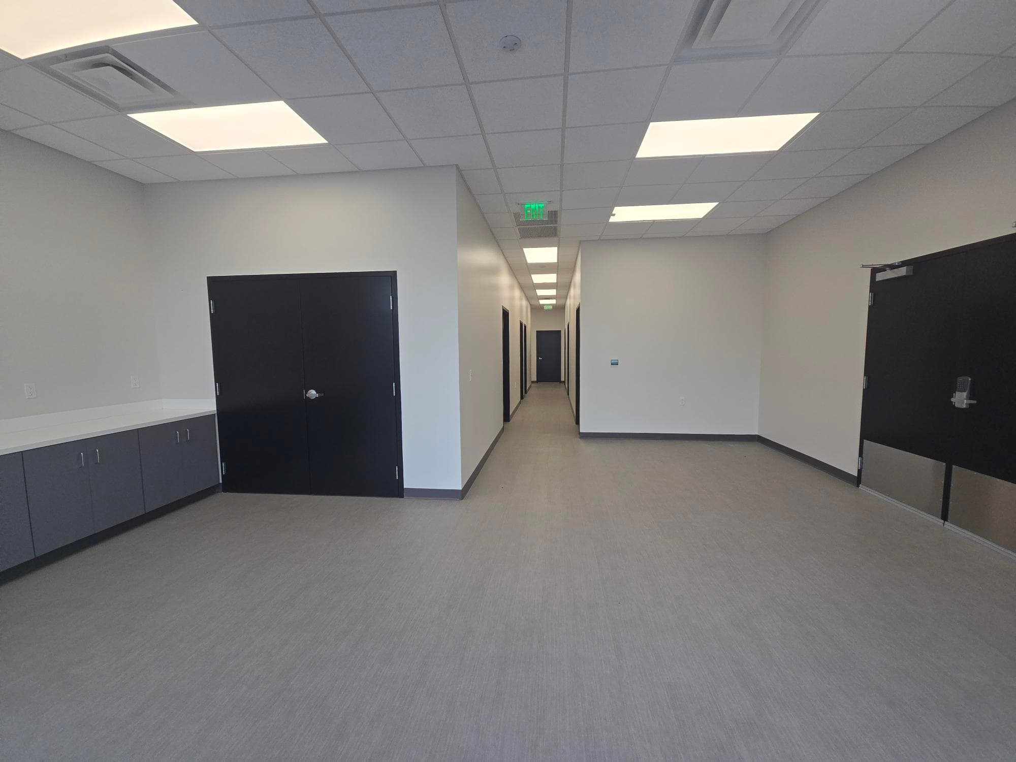 Gainesville Executive Hangar and Office - FOR LEASE 4