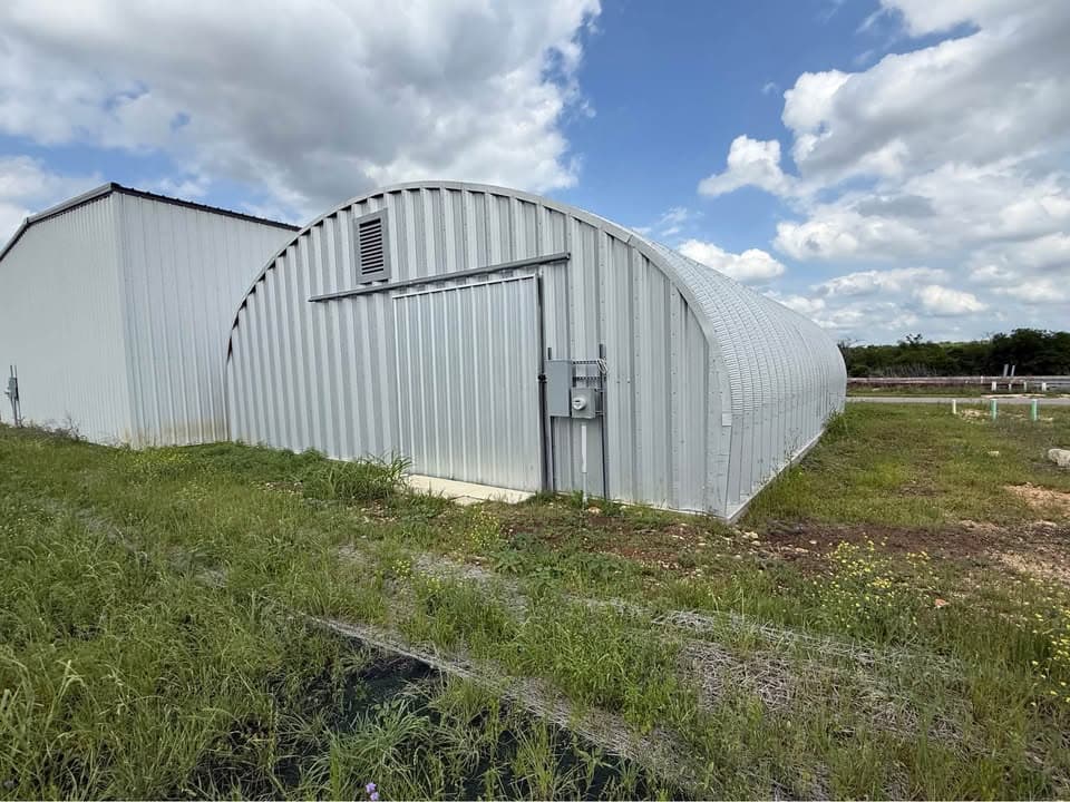 40 by 50 ft Quonset-Style Hanger- Salado Airport Lot and Hanger Amy Ogden 830-388-0041 3