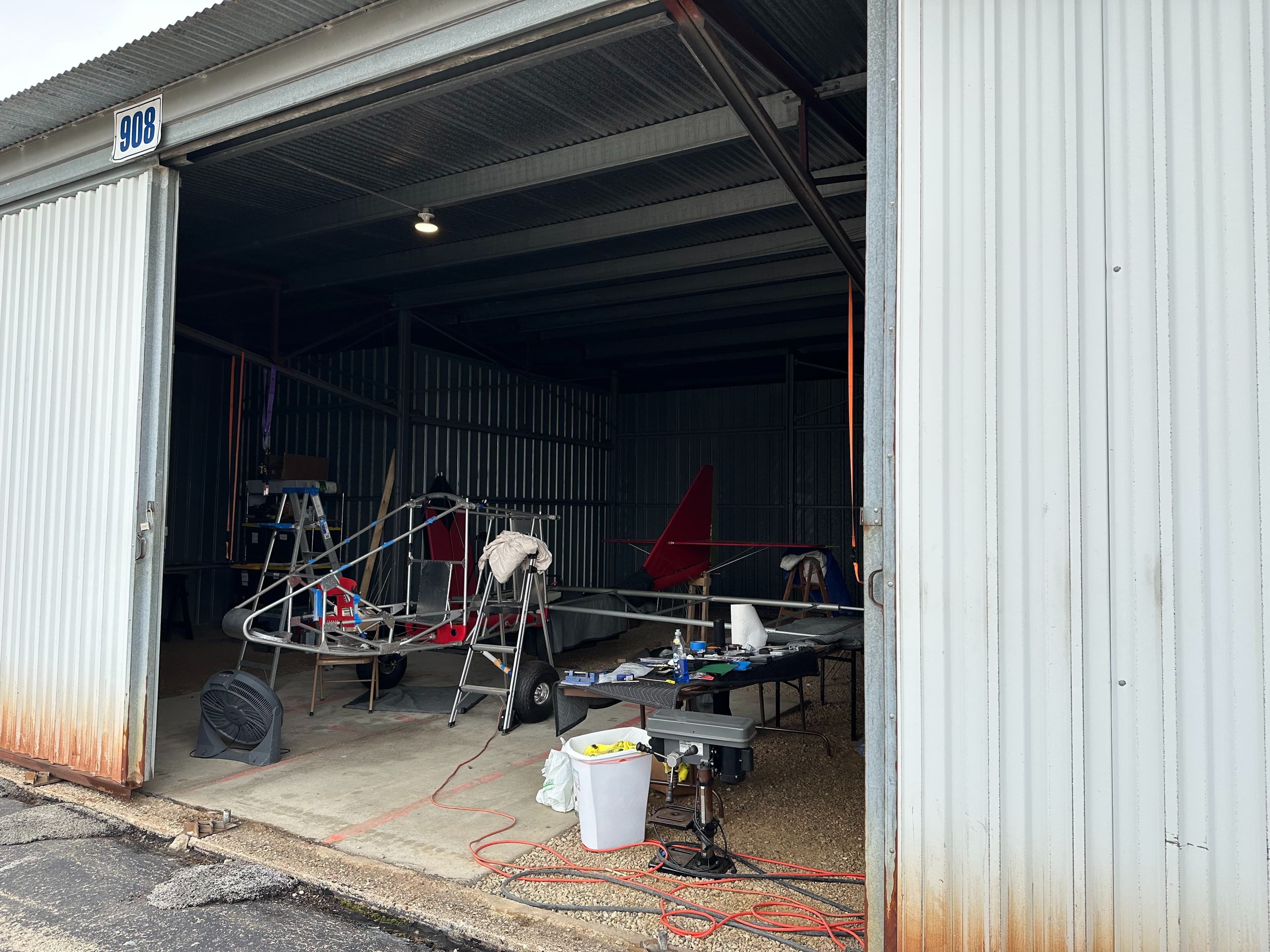 Hangar available for the winter 4